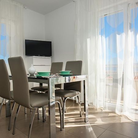 Vista Apartments Bol Eksteriør billede
